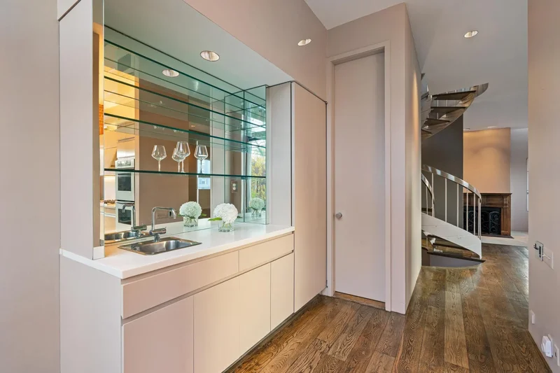 901 26th Street NW, Washington, DC 20037, Washington, District of Columbia, United States. - Photo 20