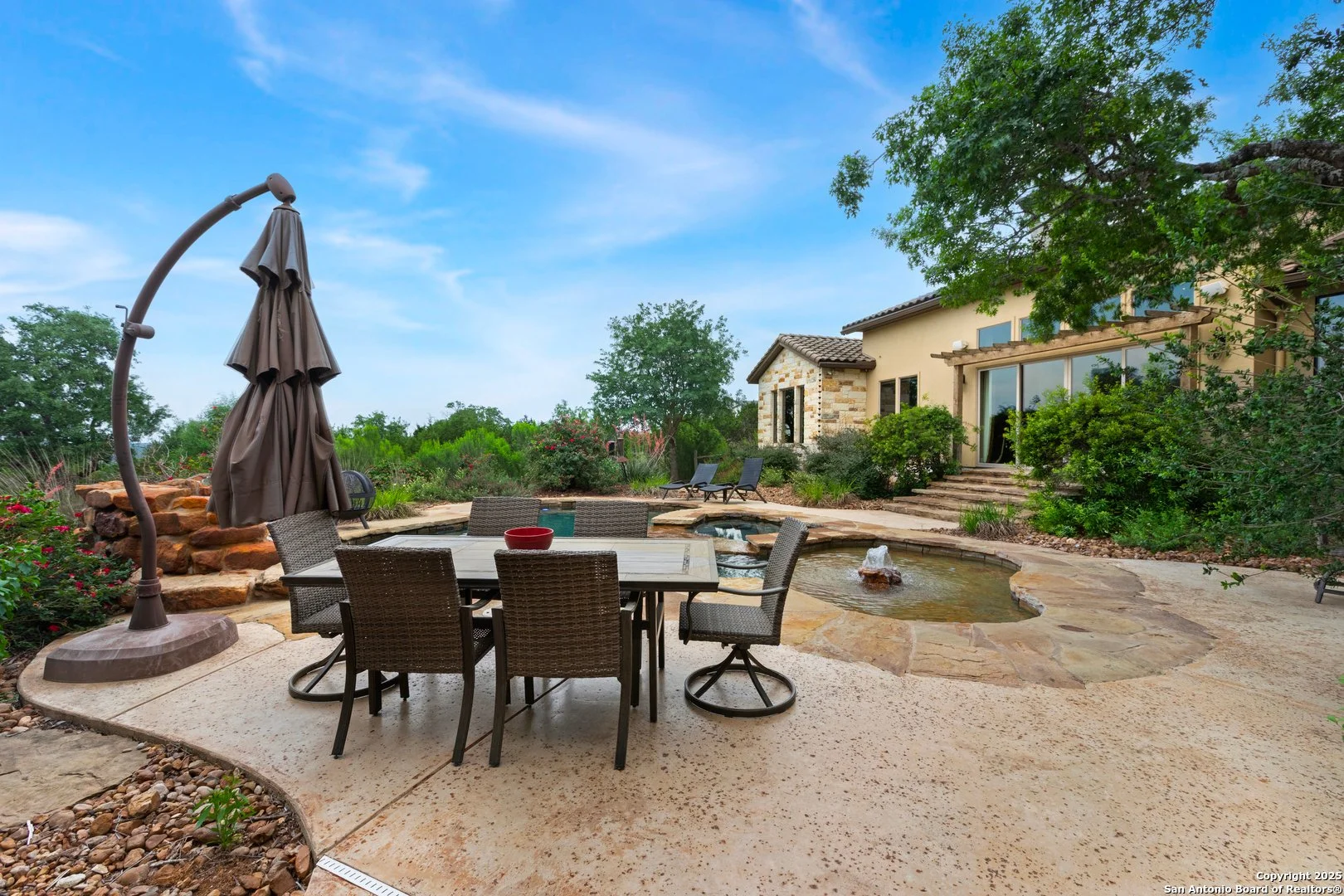 Exterior photo 9