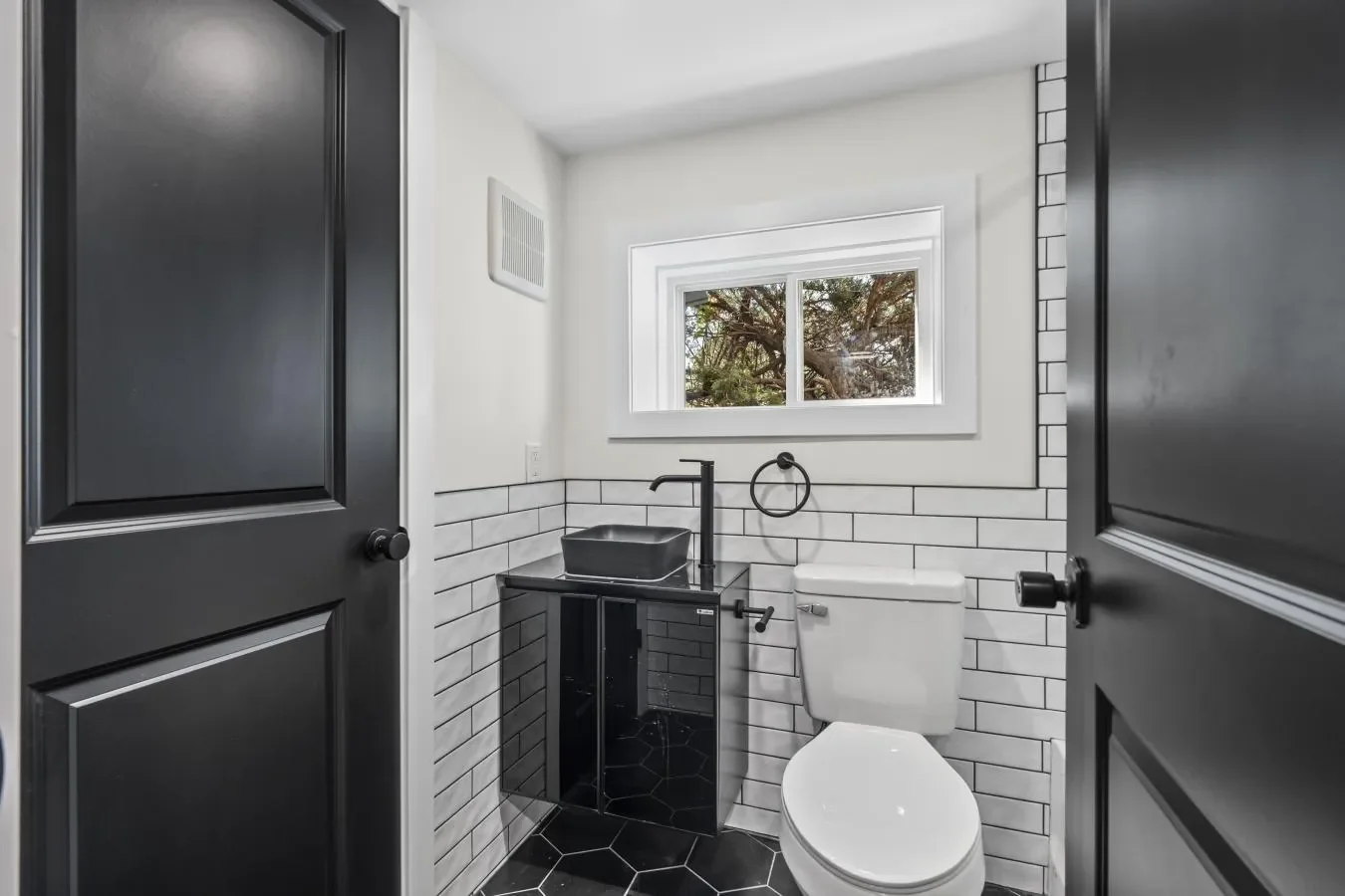 493 College Street, Kingston, Ontario, Canada. - Photo 14