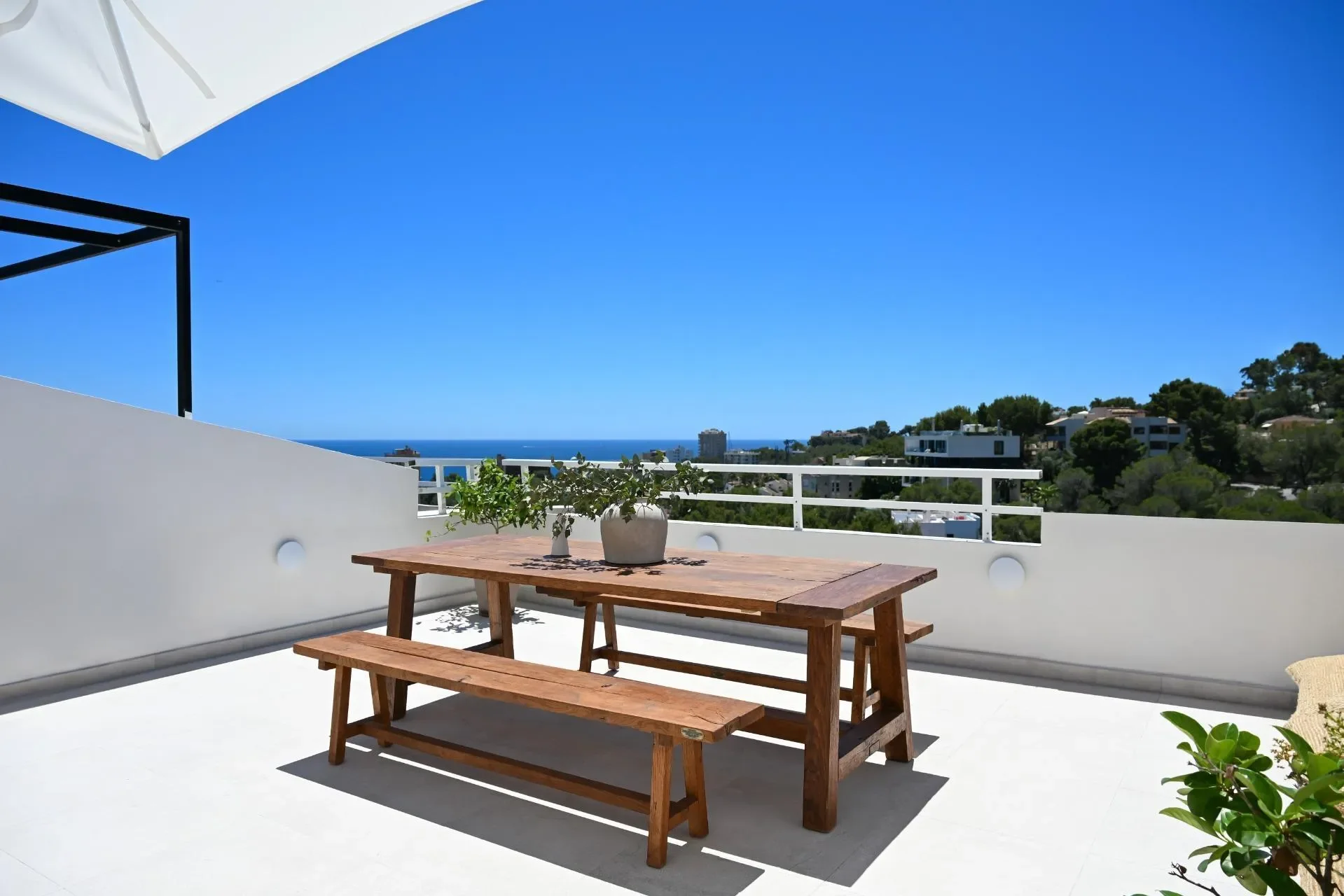Exterior photo 3