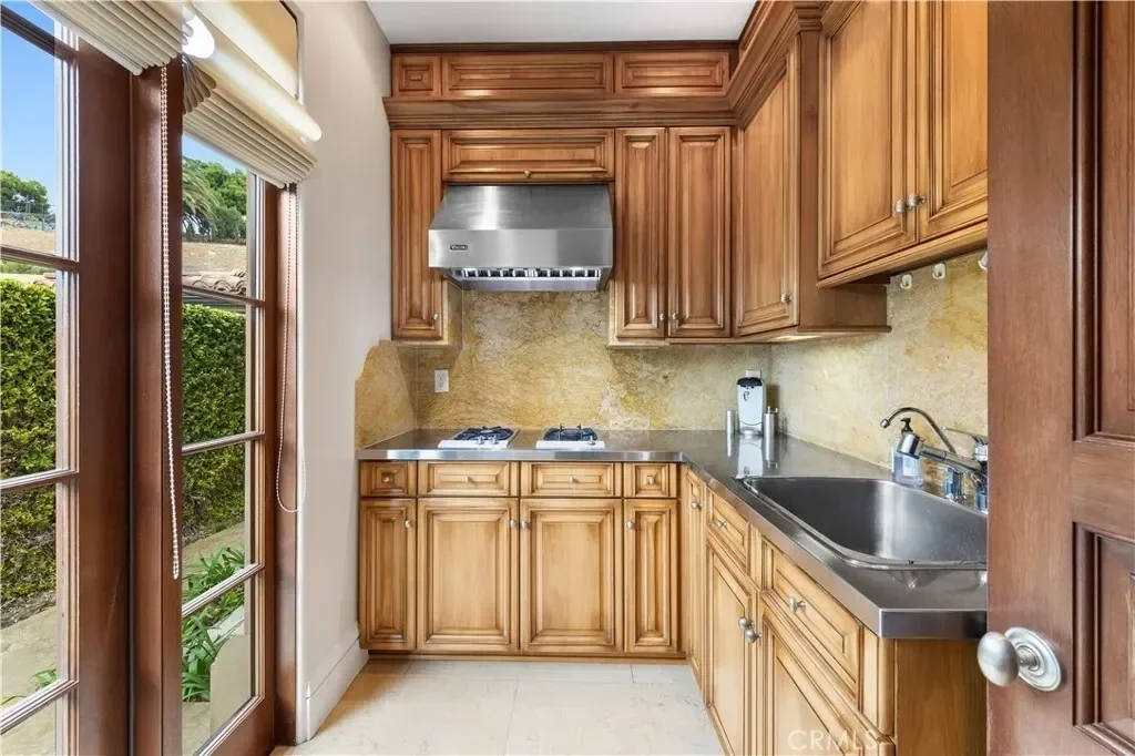 64 Laurel Drive, Rolling Hills, California, United States. - Photo 15