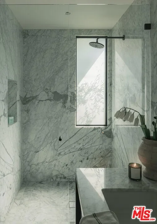 120 N Hart Avenue, Santa Monica, California, United States. - Photo 19
