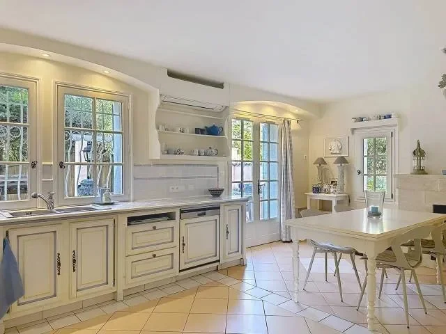 Saint-Raphaël, Provence-Alpes-Côte d'Azur, France. - Photo 29