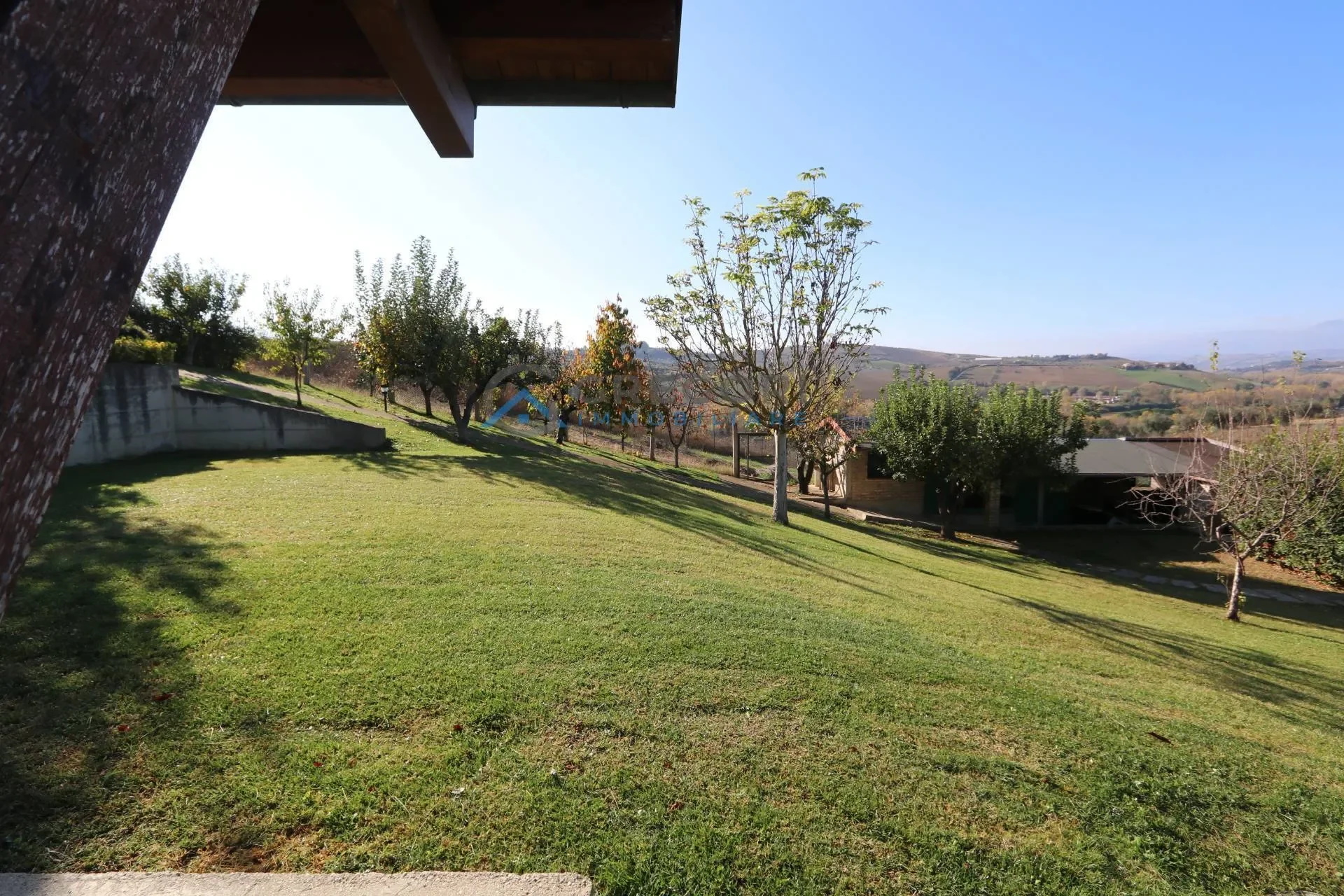 Exterior photo 12