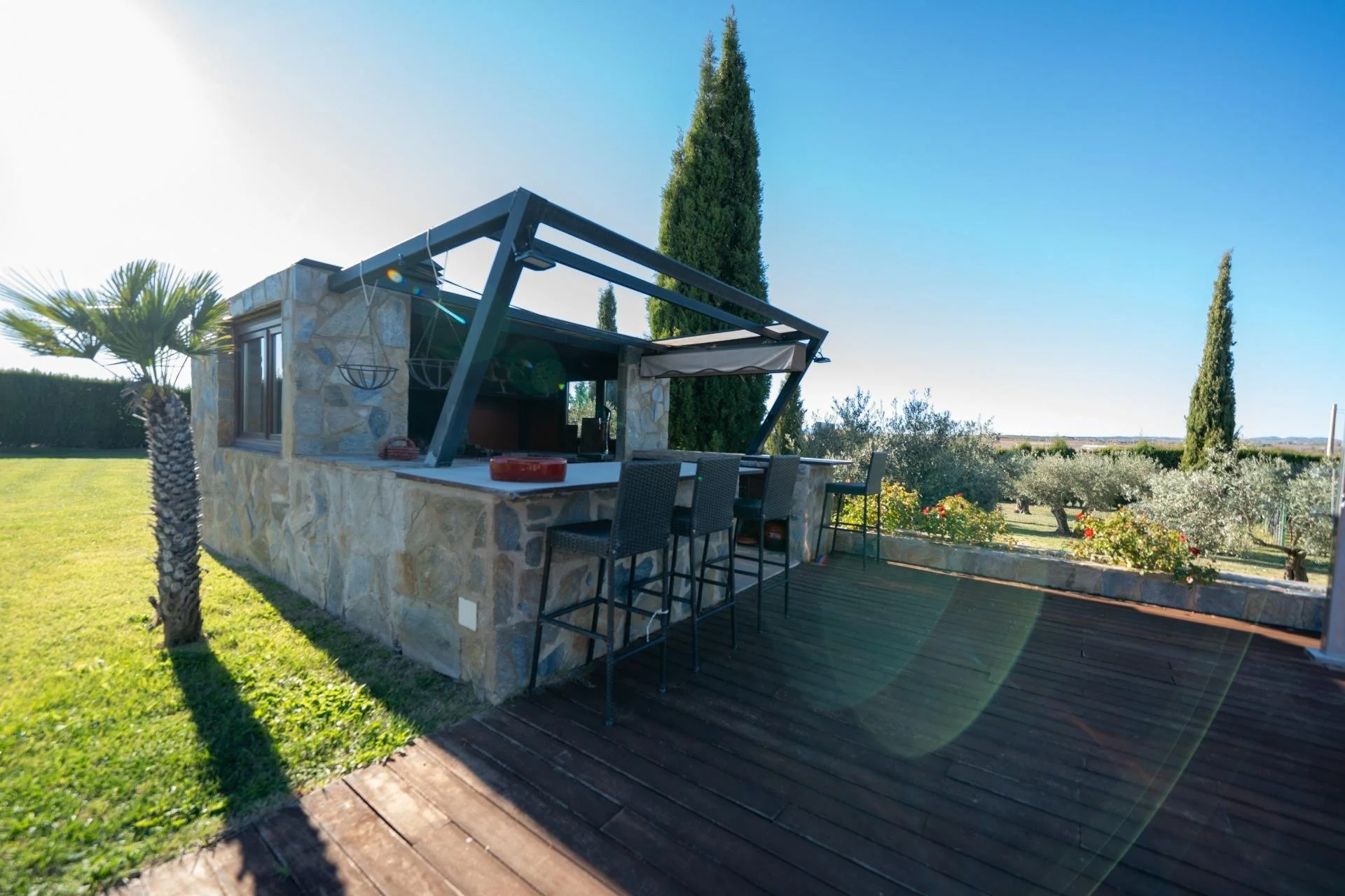 Exterior photo 7