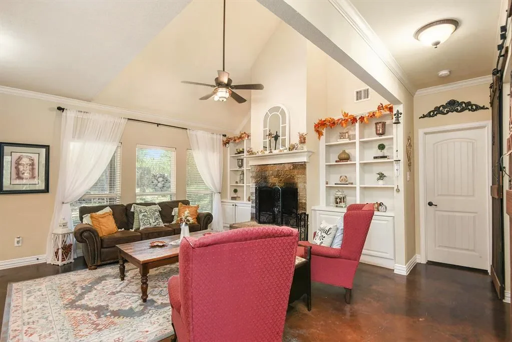 203 Saddle Ridge Court, Springtown, Texas, United States. - Photo 6