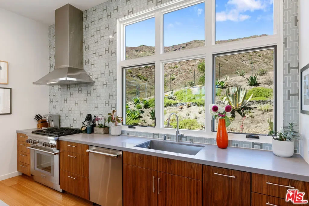 34067 Mulholland Highway, Malibu, California, United States. - Photo 24
