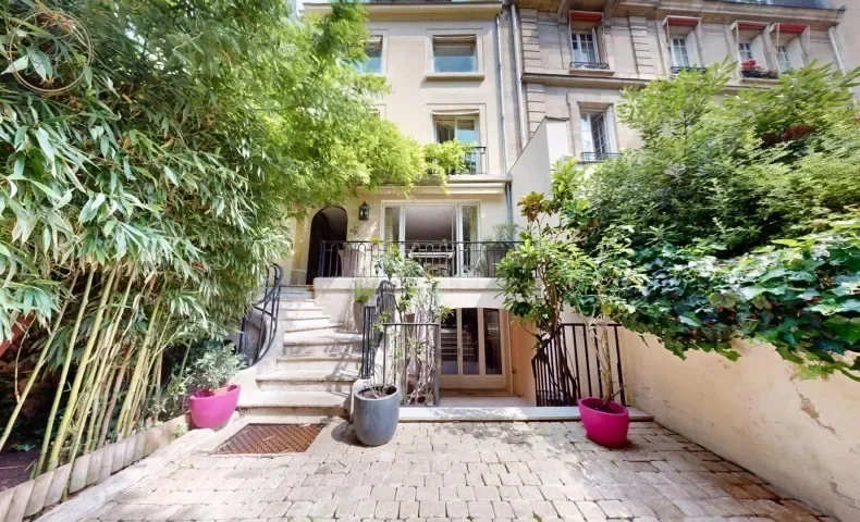 Paris, Île-de-France, France. - Photo 12