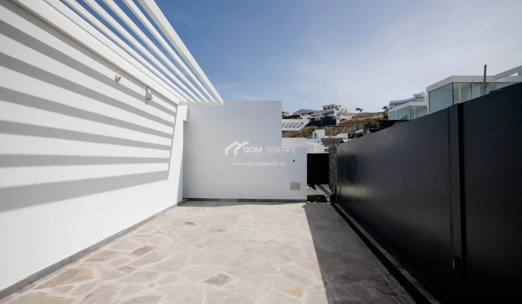 Exterior photo 11