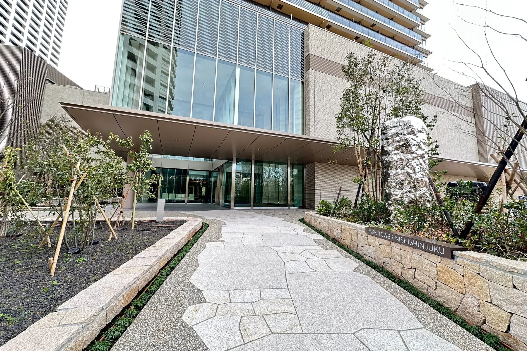 Exterior photo 3