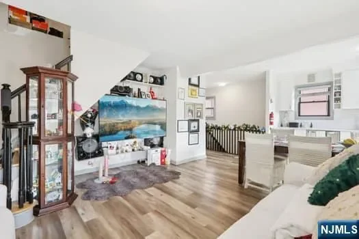 7 Laird Place, Cliffside Park, New Jersey, United States. - Photo 20