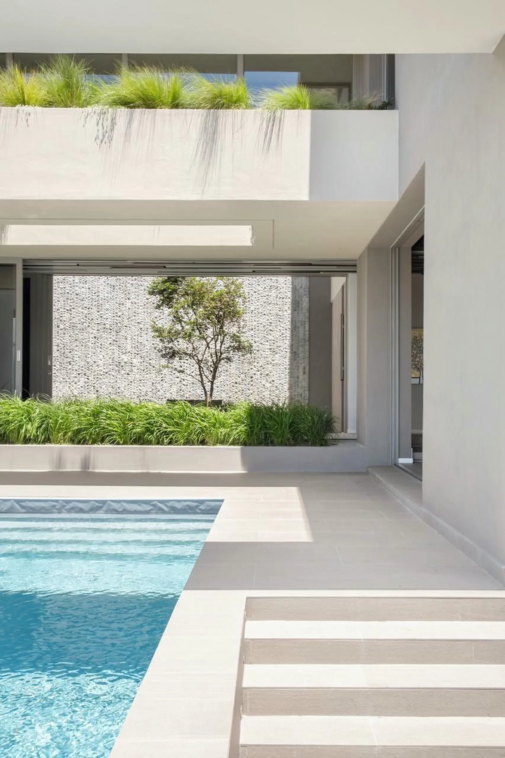 Exterior photo 7