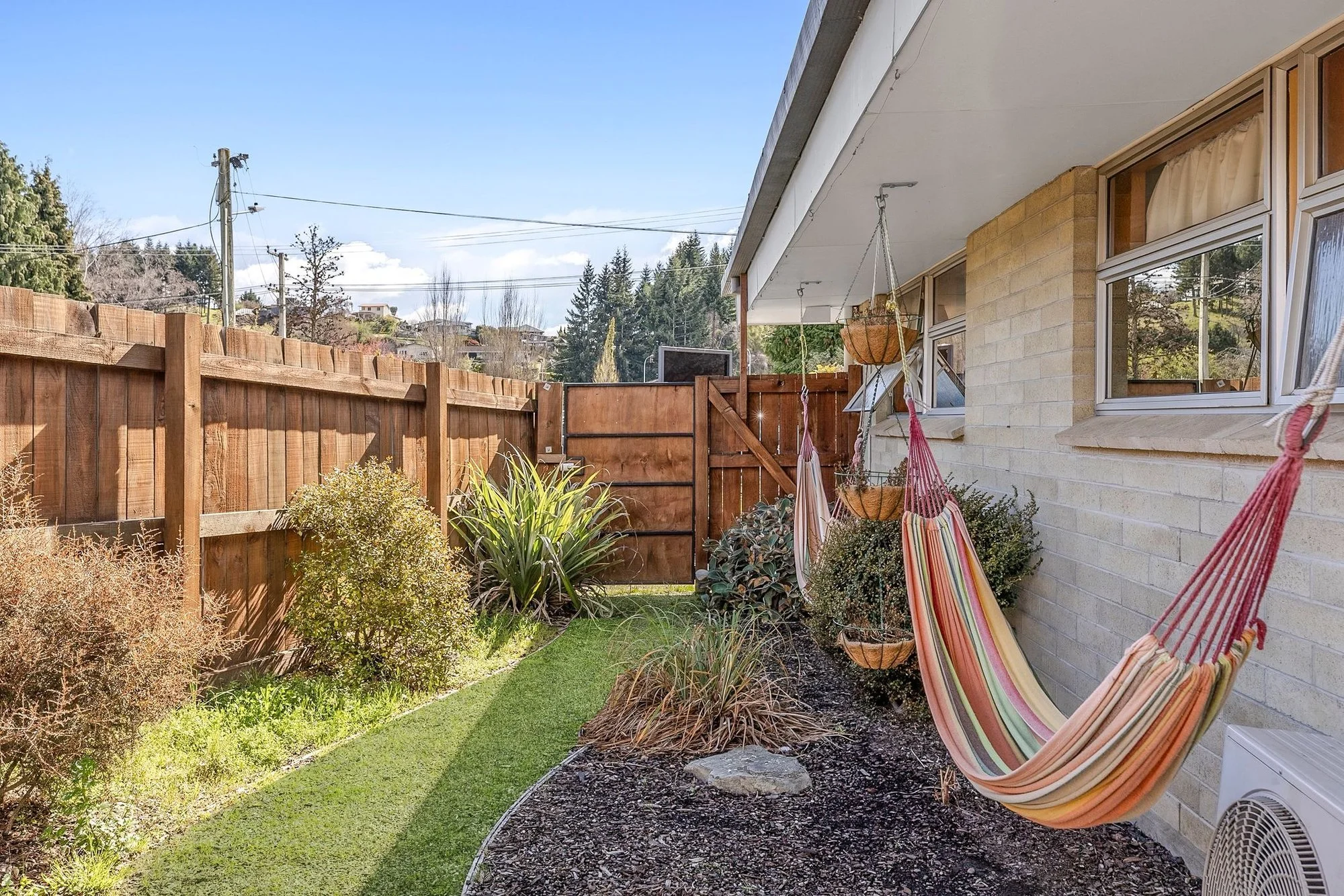 Exterior photo 8
