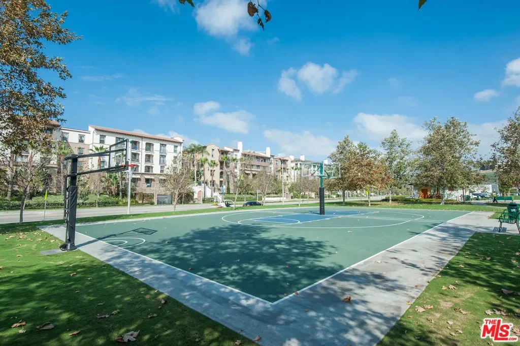 12920 Runway Road 360, Los Angeles, California, United States. - Photo 12