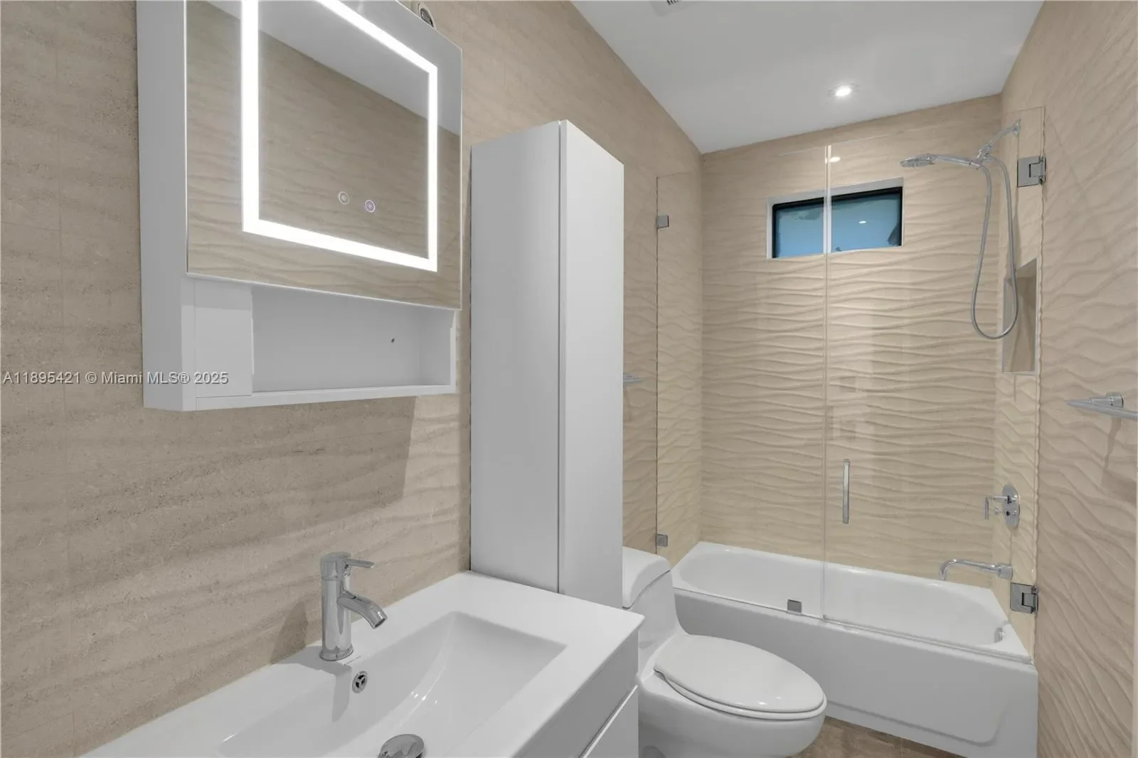 1132 NE 101ST St, Miami, Florida, United States. - Photo 17