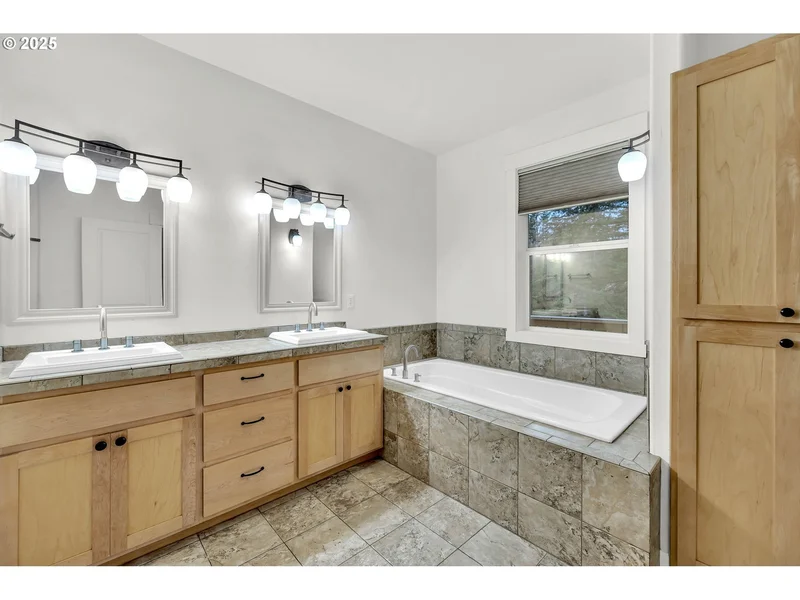18308 NE NEER CIR, Amboy, WA 98601, Amboy, Washington, United States. - Photo 17