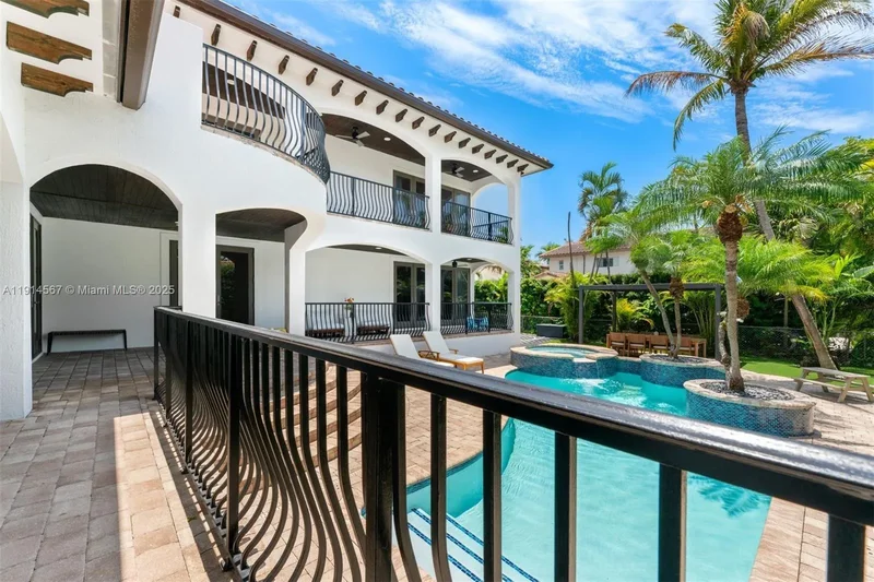 1210 95th St, Bal Harbour, Florida, United States. - Photo 24