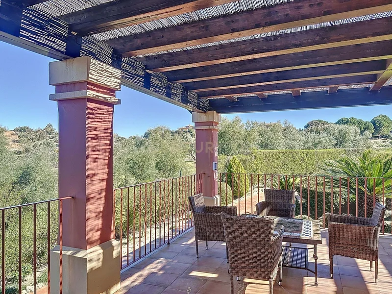 Stunning 3-Bedroom House with Pool & Golf Course Views in Málaga