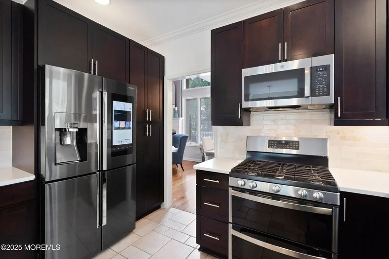126 Metedeconk Court, Holmdel, NJ 07733, Holmdel, New Jersey, United States. - Photo 16