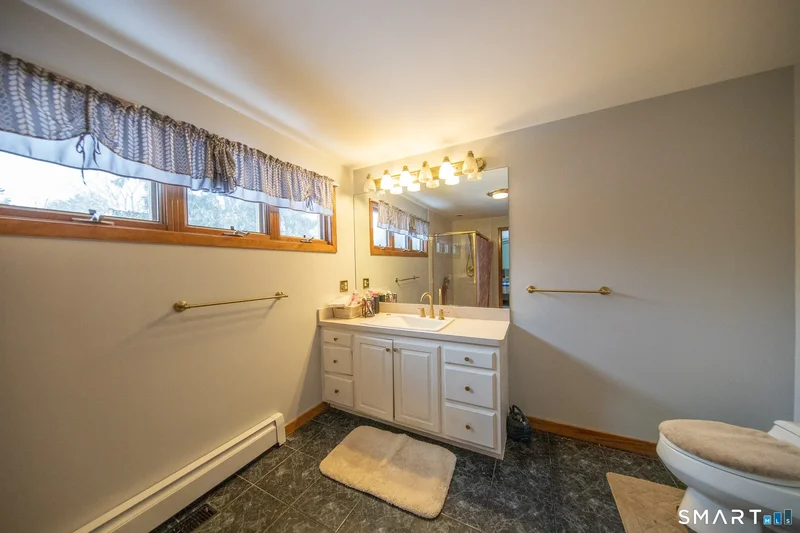 15 Coral Drive, Shelton, Connecticut, United States. - Photo 4