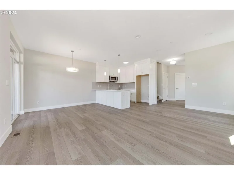 2407 Thompson Ave, Vancouver, WA 98660, Vancouver, Washington, United States. - Photo 9