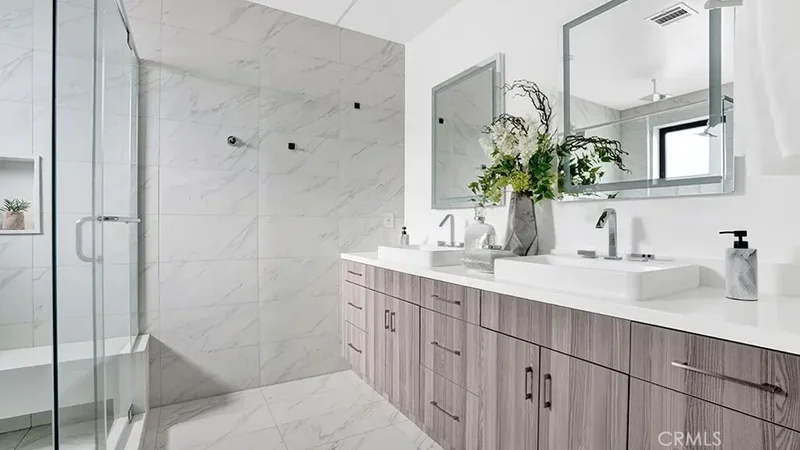 741 N Gramercy, Los Angeles, California, United States. - Photo 25