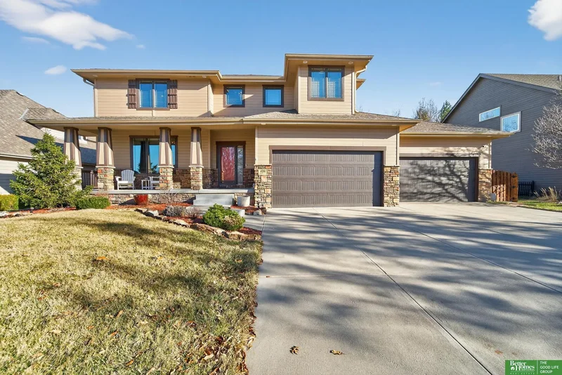 5 Bedrooms Single Family Detached