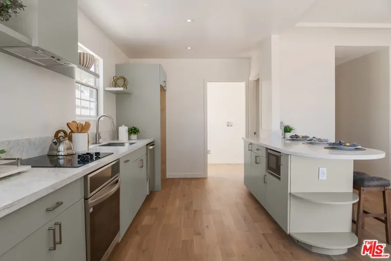 1826 W 78th Street, Los Angeles, California, United States. - Photo 16