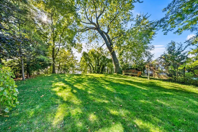 67 Lake Promenade, Toronto, Ontario, Canada. - Photo 36