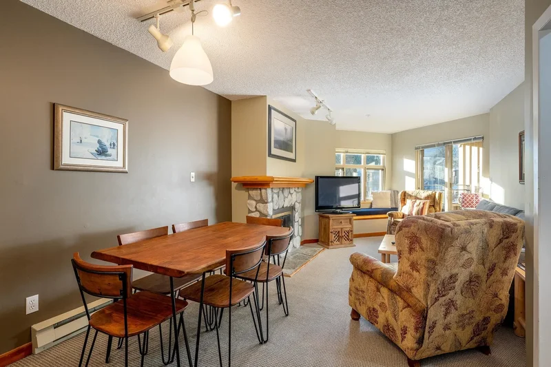 2050 Lake Placid Road 322, Whistler, British Columbia, Canada. - Photo 12