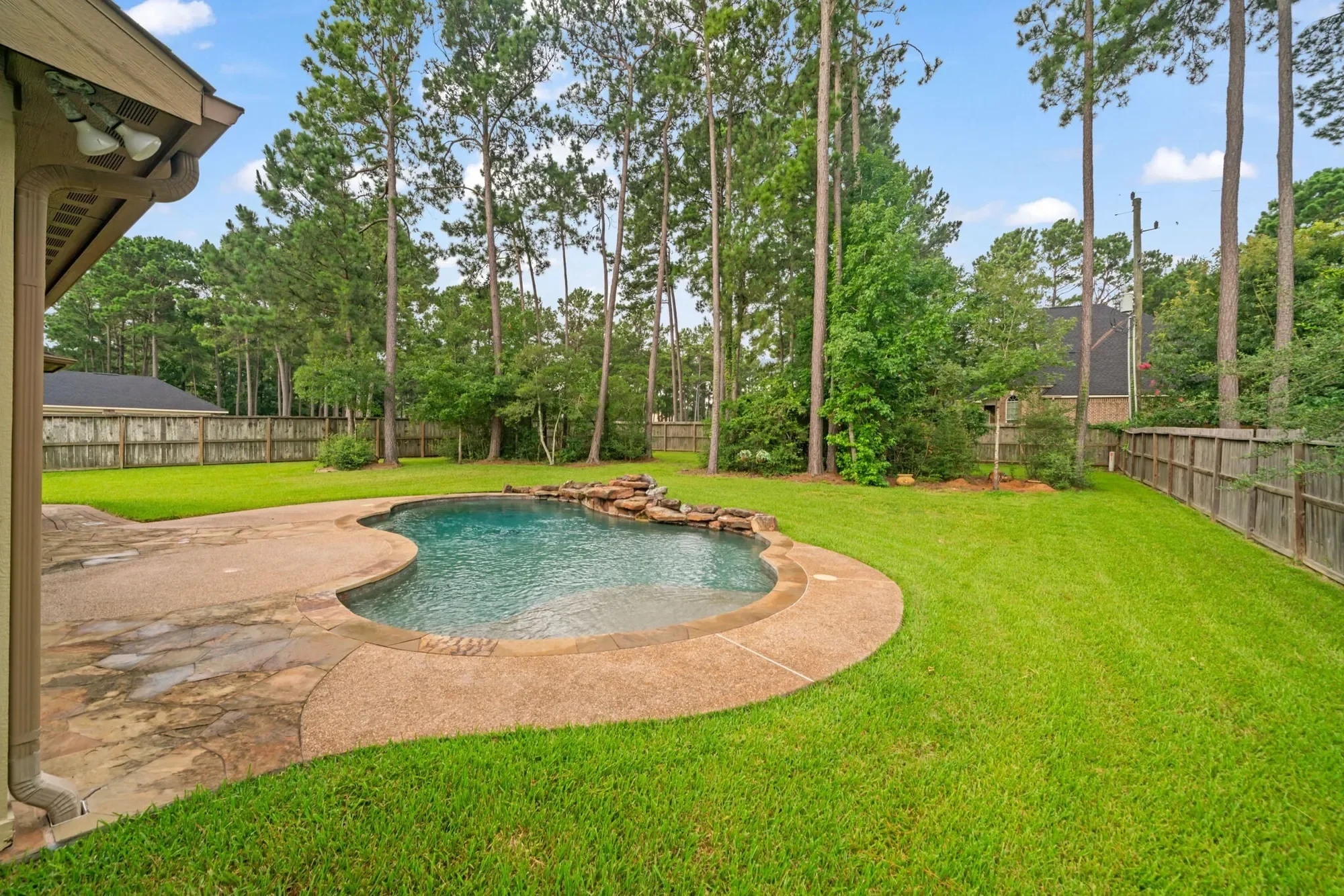 40503 Manor Drive, Magnolia, TX 77354, Magnolia, Texas, United States. - Photo 15