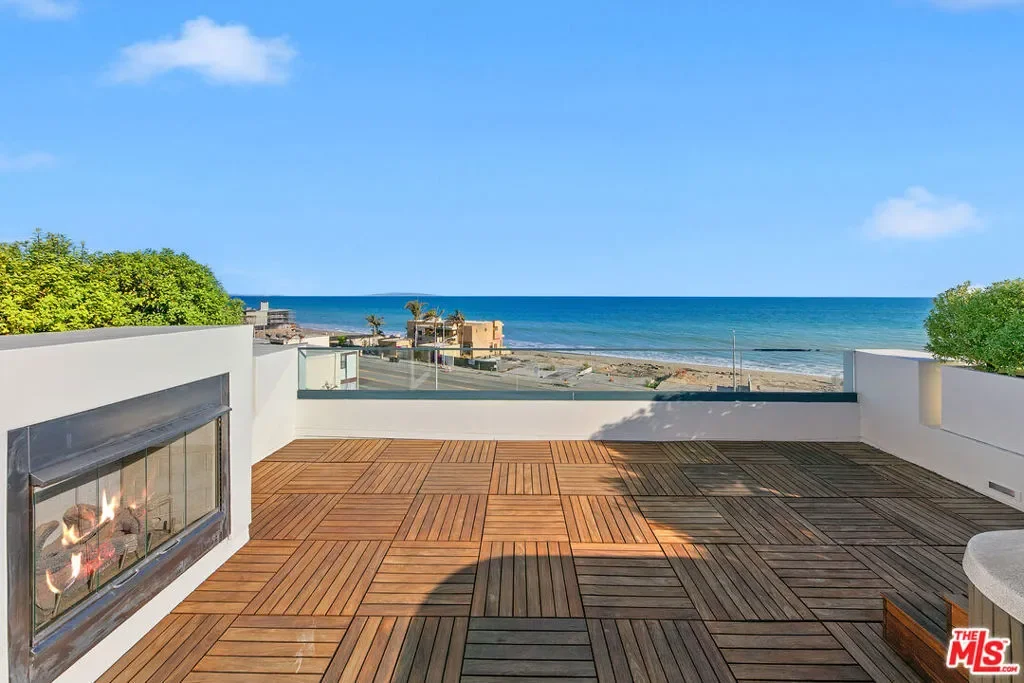 22065 Pacific Coast Highway 7, Malibu, California, United States. - Photo 6