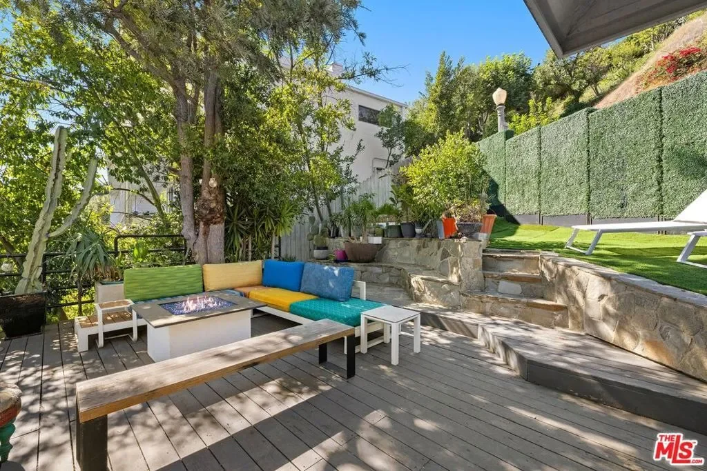 9314 Lloydcrest Drive, Beverly Hills, California, United States. - Photo 20