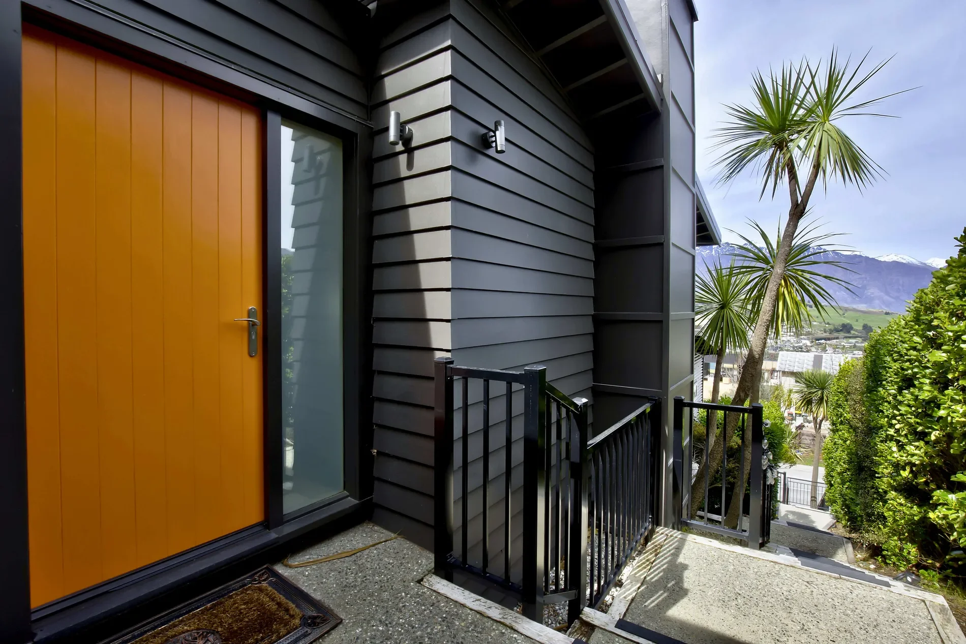 Exterior photo 7