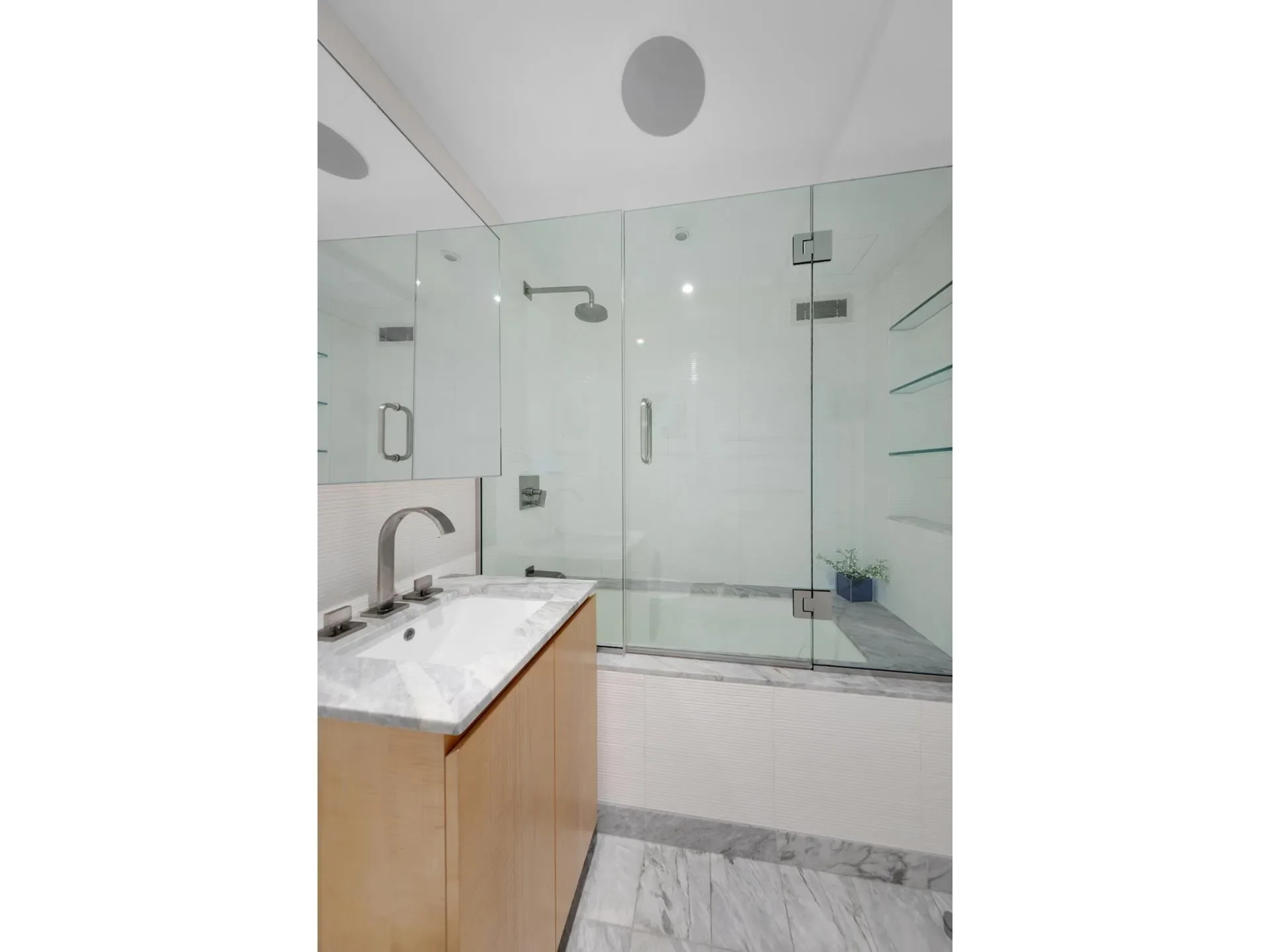 THE SHEFFIELD, 322 W 57TH ST, New York, New York, United States. - Photo 14