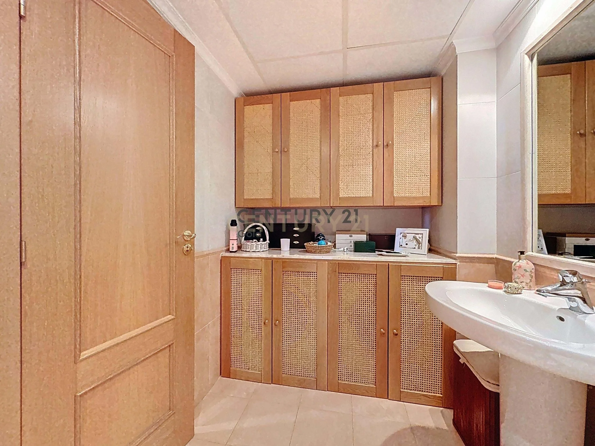 Gallery photo 4