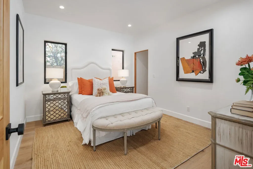 913 S Mullen Avenue, Los Angeles, California, United States. - Photo 20
