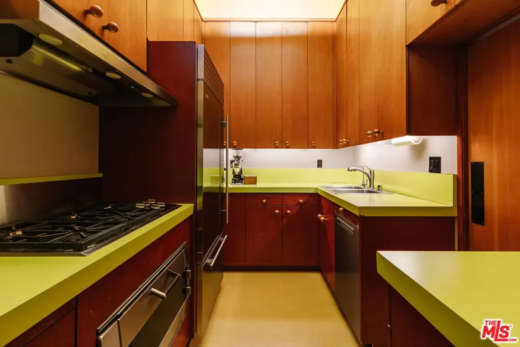 7017 Senalda Road, Los Angeles, California, United States. - Photo 34