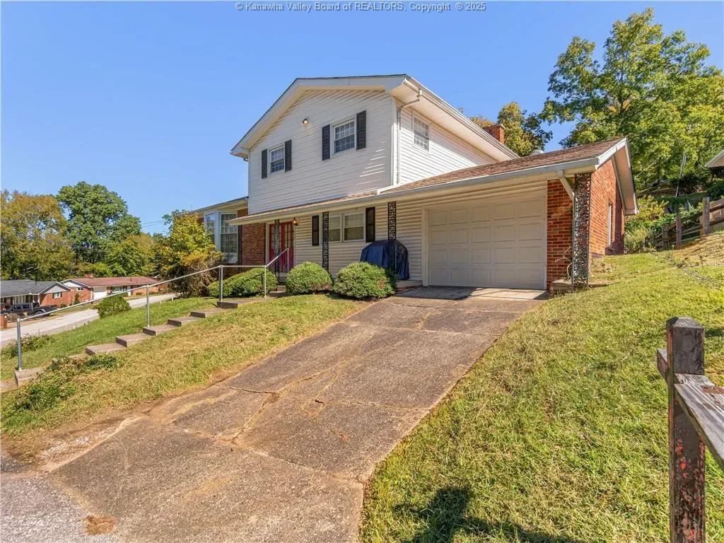 822 Whispering Way, South Charleston, WV 25303, Charleston, West Virginia, United States. - Photo 39