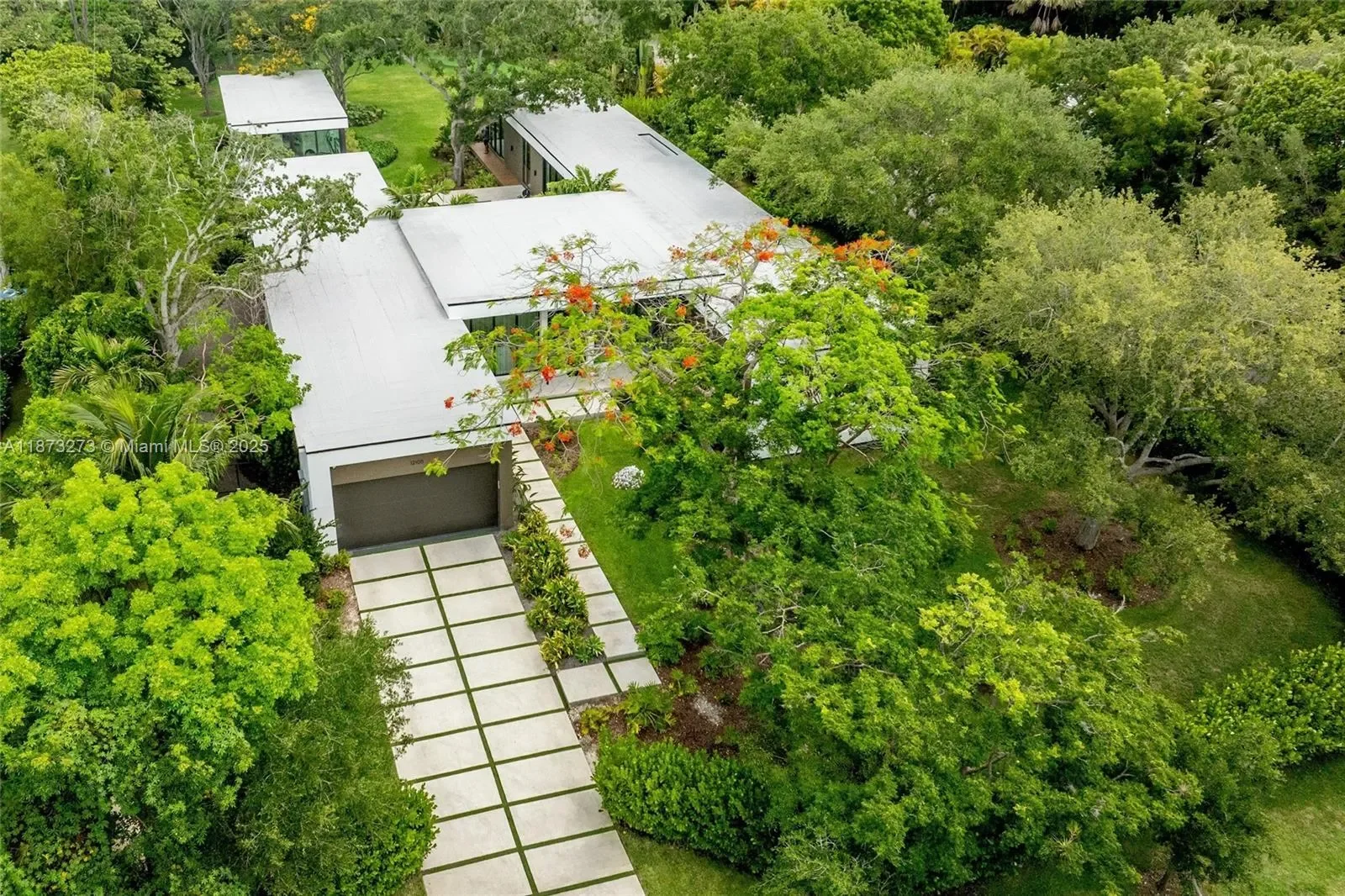 12100 SW 79th Ave, Coral Gables, Florida, United States. - Photo 72