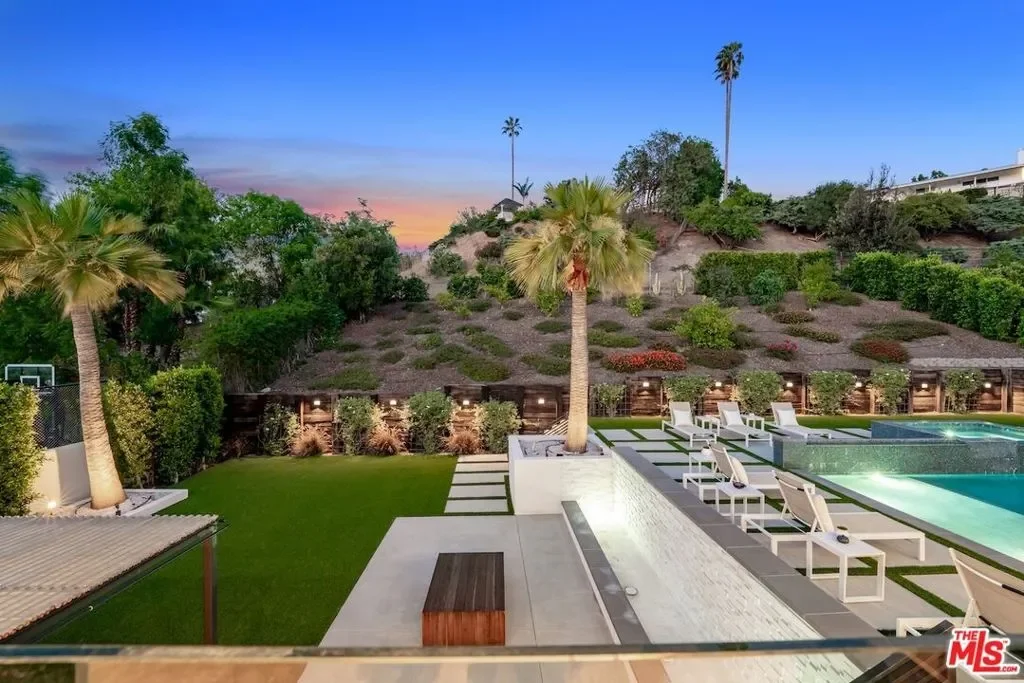 20226 Lorenzana Drive, Los Angeles, California, United States. - Photo 40