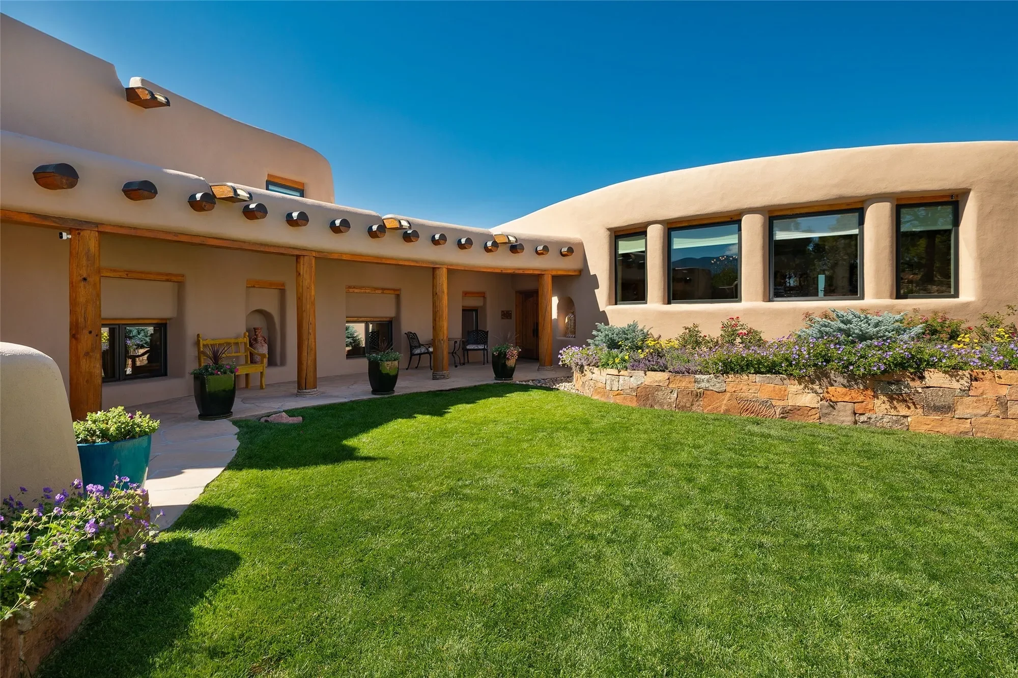 1233 N Summit Drive , Santa Fe, NM 87501, Santa Fe, New Mexico, United States. - Photo 29