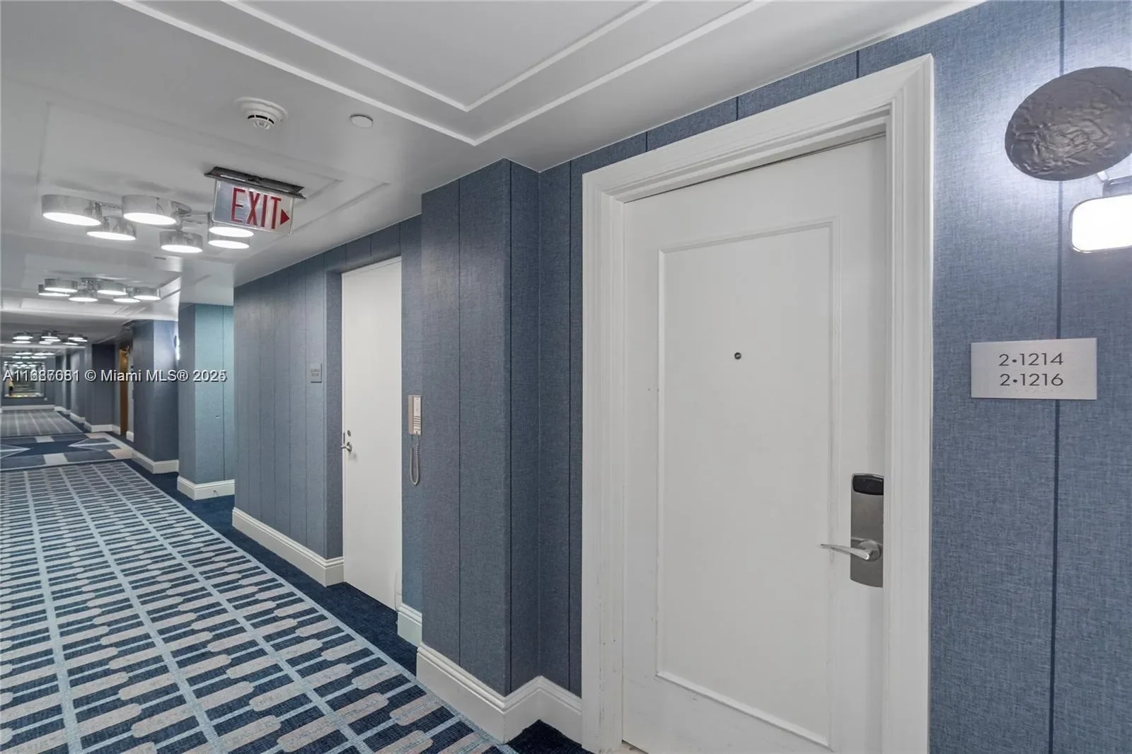 4401 COLLINS AV 1214, Miami Beach, Florida, United States. - Photo 32