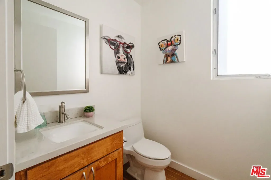 302 S Venice Boulevard, Los Angeles, California, United States. - Photo 22