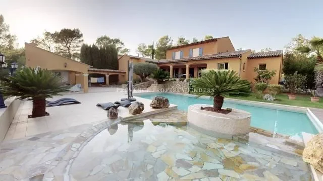 Property photo 9