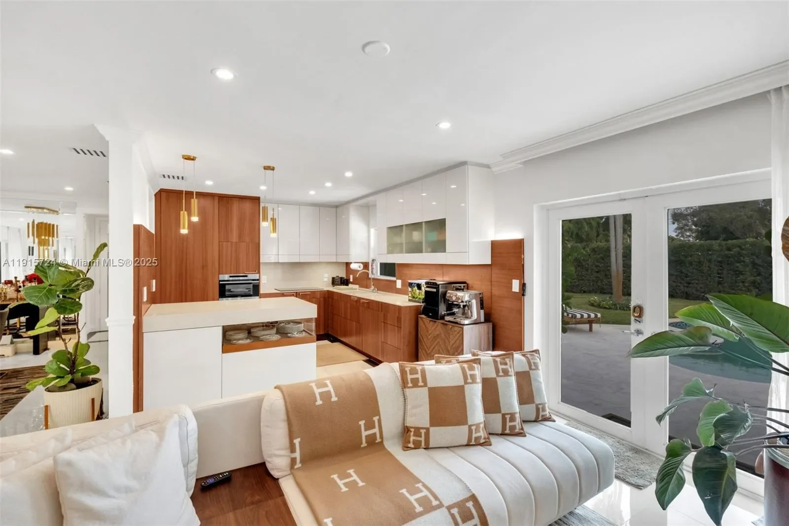 726 NE 17th Way, Fort Lauderdale, Florida, United States. - Photo 5