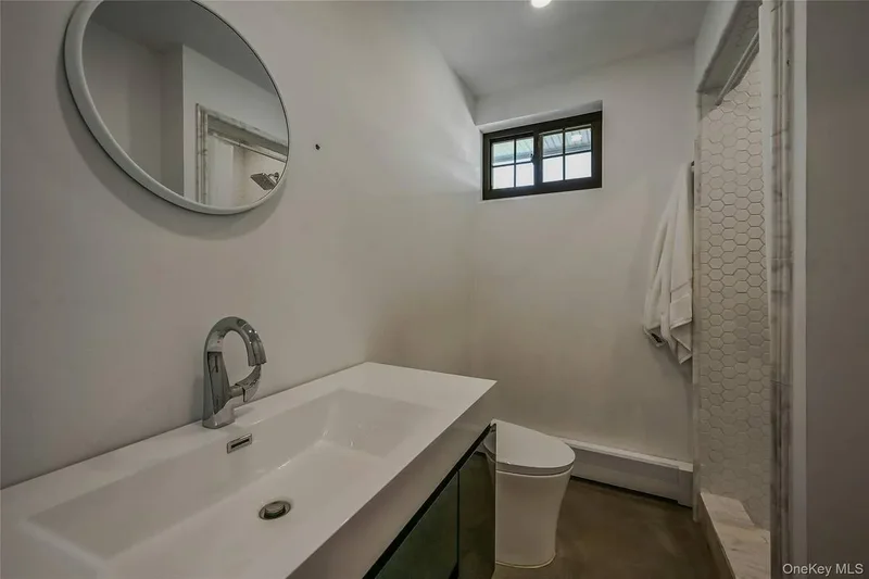 262 Huntington Bay Road, Halesite, New York, United States. - Photo 34