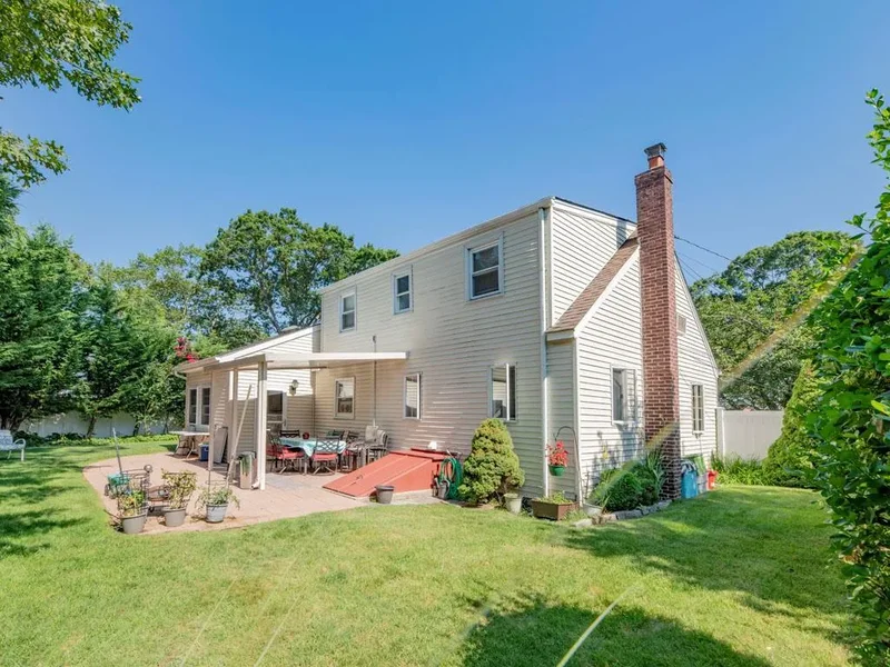 306 Clay Avenue, West Islip, NY 11795, West Islip, New York, United States. - Photo 5