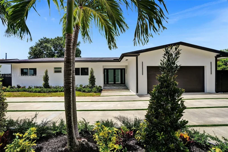 Single Family Residence in Miami