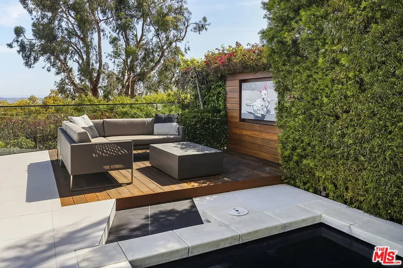 1377 Miller Pl, Los Angeles, California, United States. - Photo 19